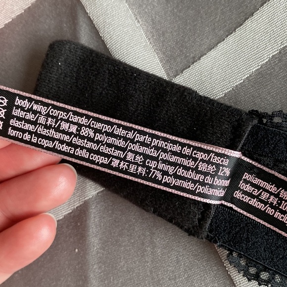 Victoria’s Secret Lace Halter Bralette - Picture 4 of 5